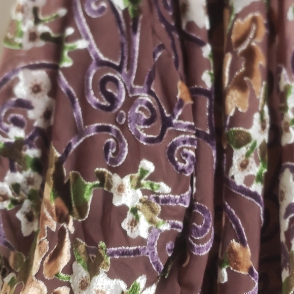 𝅺BISHOP & YOUNG Foral Velvet Burnout Kimono! - Picture 3 of 6